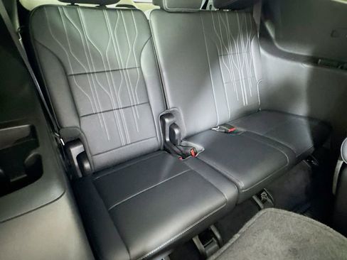 Used 2025 Buick Enclave Avenir AWD/4WD image 27