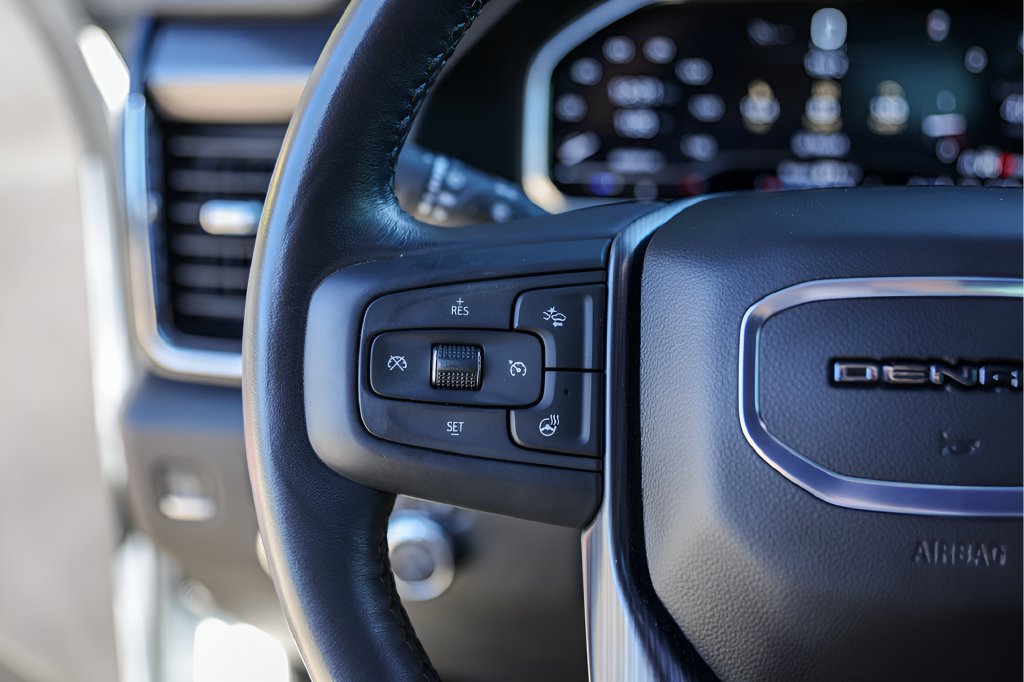 Used 2024 GMC Sierra 2500 Denali Ultimate AWD/4WD image 16