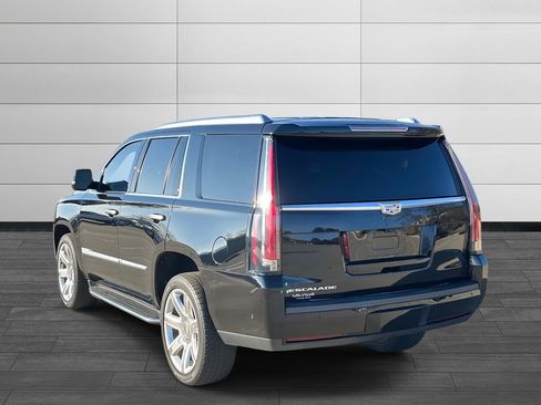 Used 2020 Cadillac Escalade Premium Luxury image 3