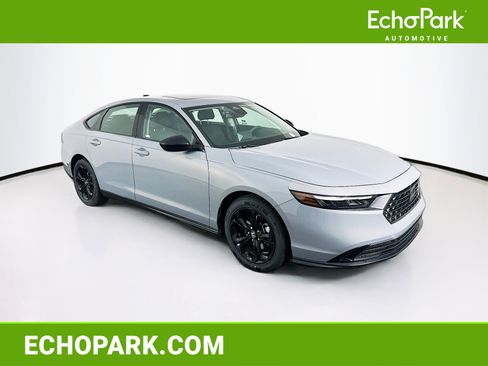 Used 2025 Honda Accord SE image 1