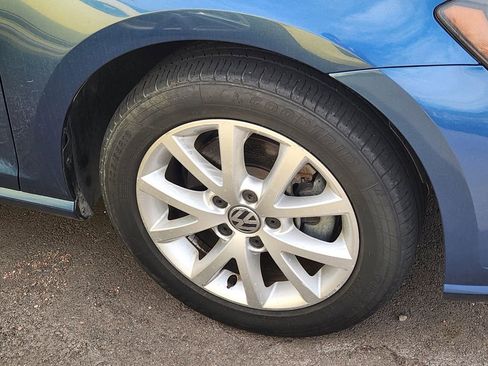 Used 2021 Volkswagen Golf 4-Door image 9