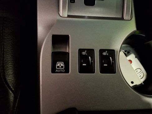 Used 2010 Toyota 4Runner Limited image 22