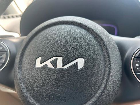 Used 2025 Kia Soul LX w/ LX Technology Package FWD image 21