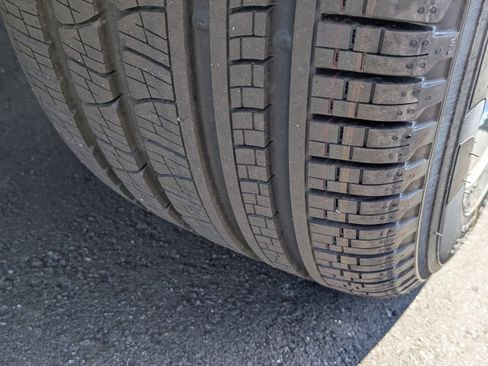 New 2025 Jeep Grand Cherokee Limited w/ Luxury Tech Group II image 13