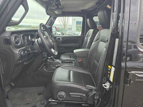 Used 2023 Jeep Wrangler Sahara w/ Cold Weather Group image 9