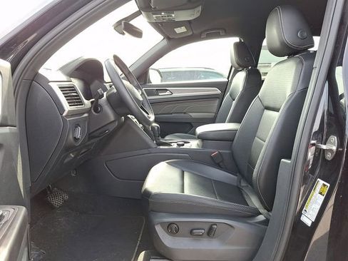 Used 2023 Volkswagen Atlas Cross Sport SE AWD/4WD image 13