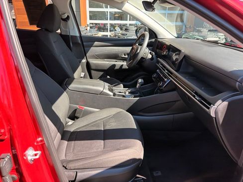 Used 2025 Hyundai Tucson SEL AWD/4WD image 14