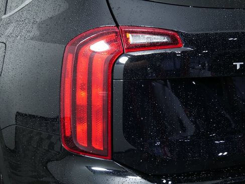 Certified 2024 Kia Telluride S w/ S Sunroof Package AWD/4WD image 14