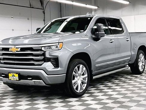 Used 2024 Chevrolet Silverado 1500 High Country w/ High Country Premium Package image 11
