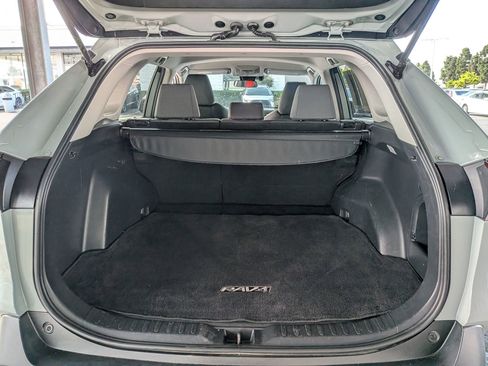 Used 2020 Toyota RAV4 XLE w/ Carpet Mat Package image 31