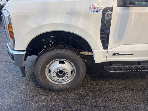 New 2026 Ford F350 XL w/ XL Chrome Package image 9