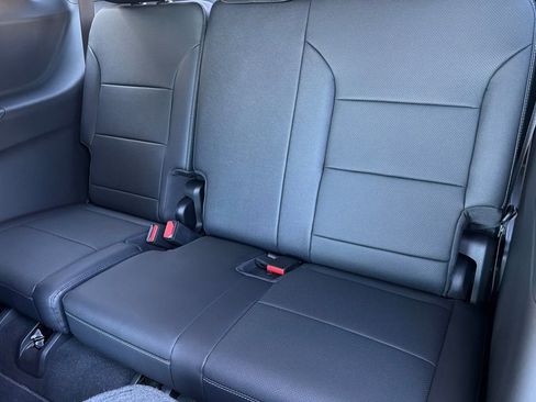 New 2026 Chevrolet Traverse LT w/ Midnight/Sport Edition AWD/4WD image 13