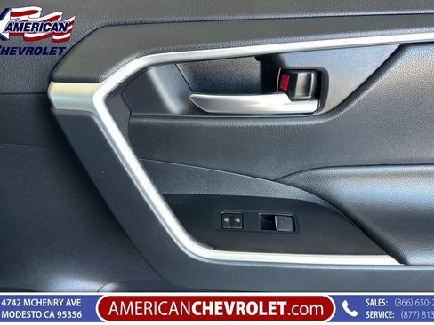 Used 2025 Toyota RAV4 XLE AWD/4WD image 23