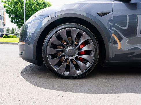 Used 2022 Tesla Model Y Performance AWD/4WD image 7