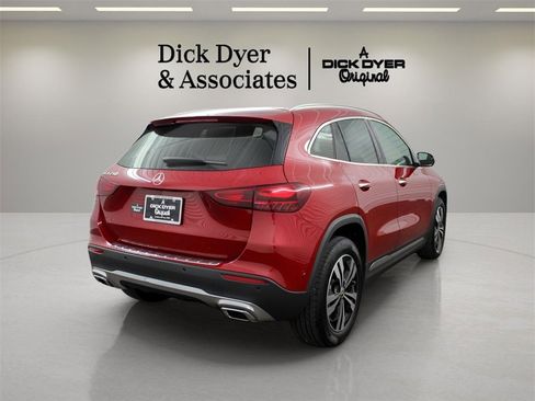Used 2025 Mercedes-Benz GLA 250 image 2