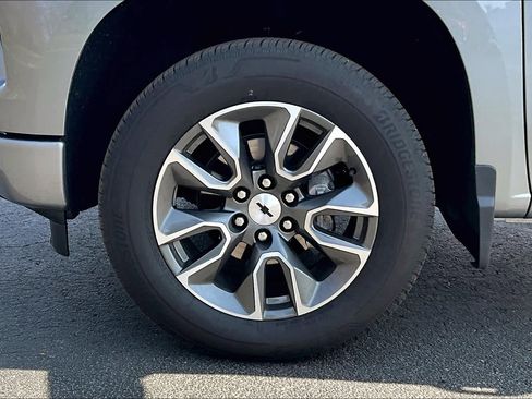 Used 2023 Chevrolet Silverado 1500 RST image 7