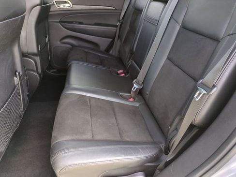 Used 2020 Jeep Grand Cherokee Laredo w/ Quick Order Package 2BN North image 15