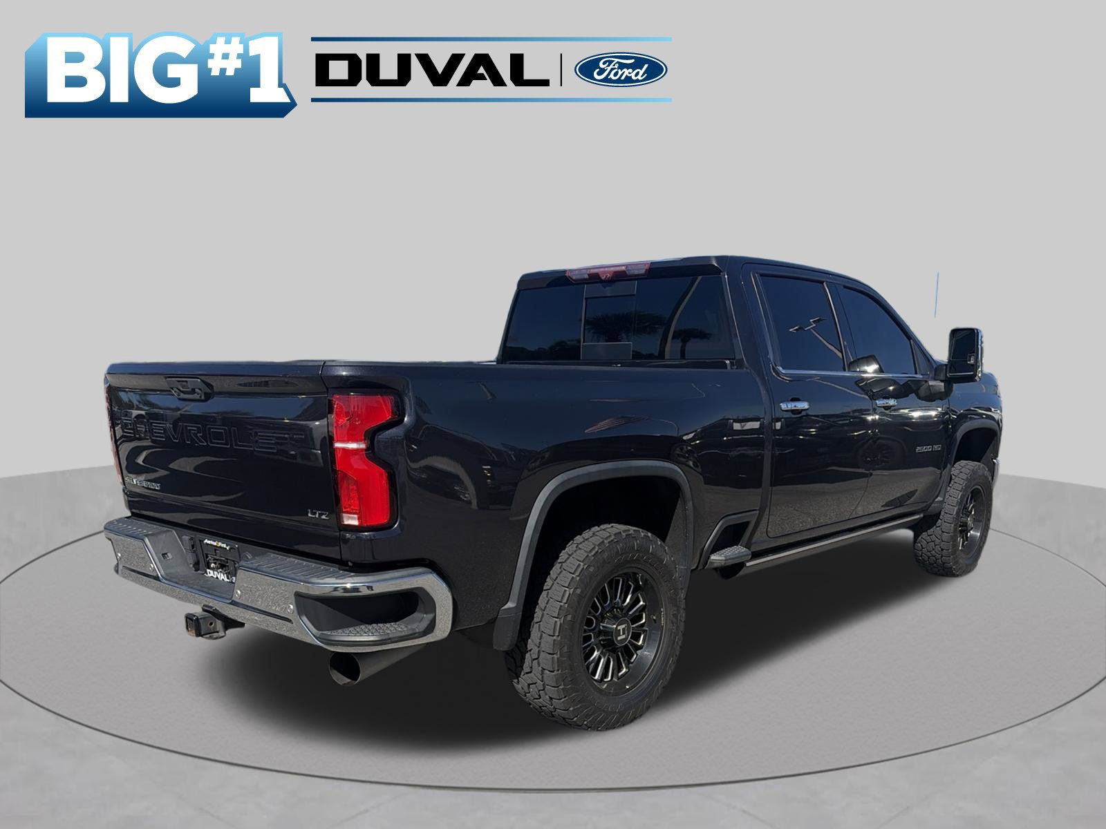Used 2024 Chevrolet Silverado 2500 LTZ w/ LTZ Convenience Package AWD/4WD image 2