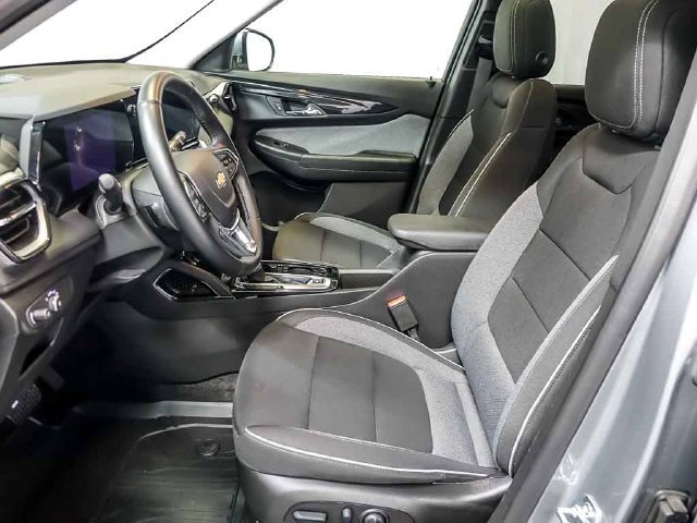 Used 2026 Chevrolet TrailBlazer LT w/ Convenience Package FWD image 12