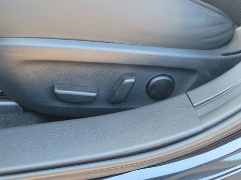 Used 2022 MAZDA MAZDA3 s image 17