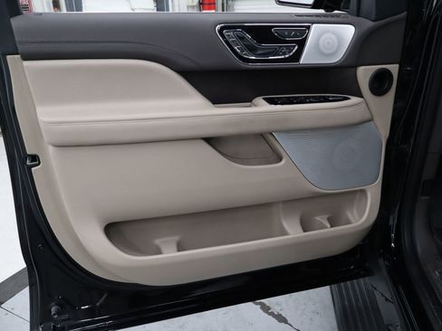 Used 2023 Lincoln Navigator L Reserve image 13