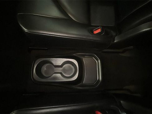 Used 2024 Toyota Highlander XLE image 19