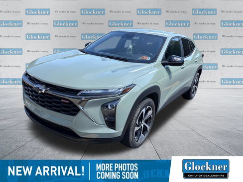 Used 2024 Chevrolet Trax RS FWD image 1