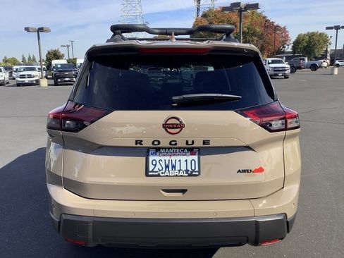 Used 2025 Nissan Rogue SV image 26