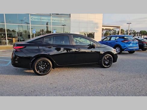 Used 2020 Nissan Versa S image 36