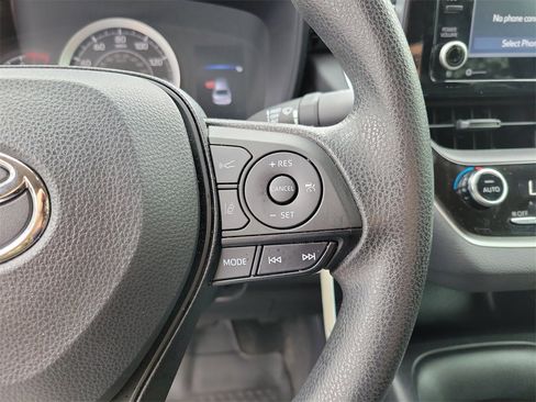 Used 2022 Toyota Corolla LE image 27