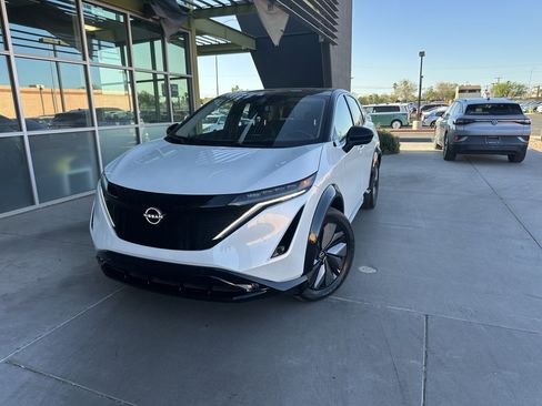 Used 2024 Nissan Ariya FWD image 2