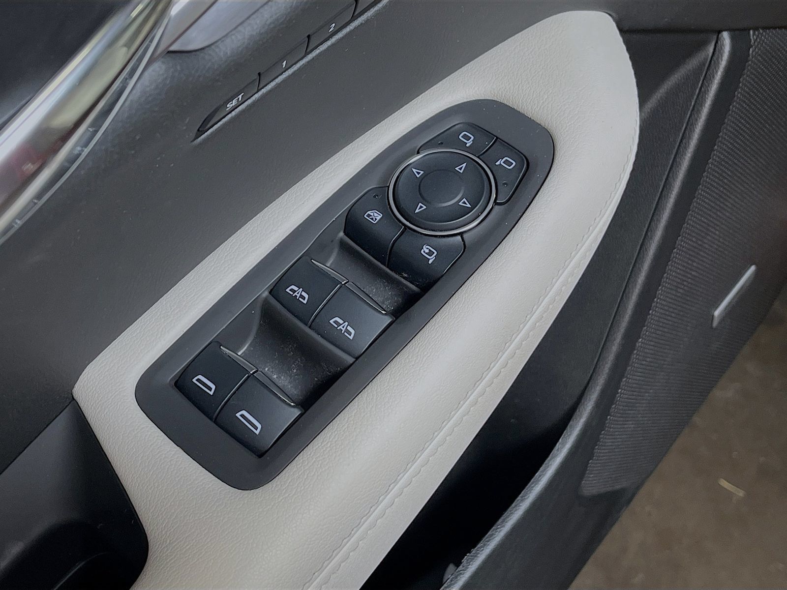 Used 2025 Cadillac XT6 Sport w/ Technology Package AWD/4WD image 18