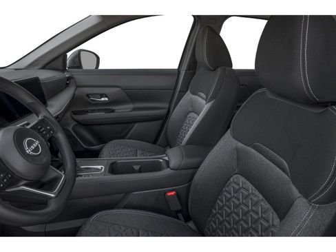 Used 2025 Nissan Kicks SV image 4