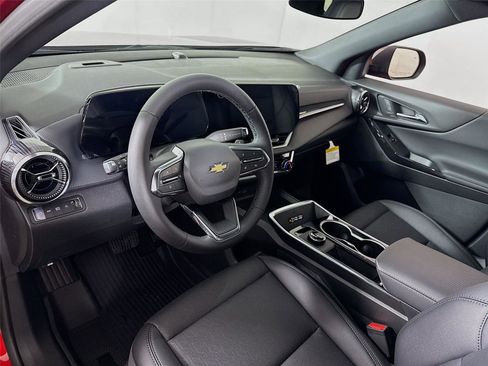 New 2026 Chevrolet Equinox LT w/ Convenience Package II image 4