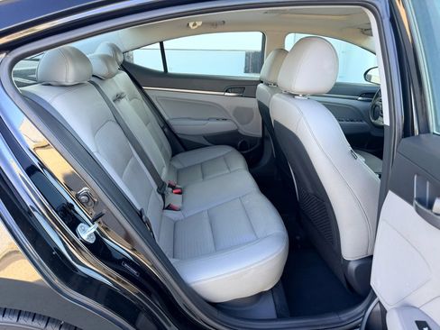 Used 2017 Hyundai Elantra Limited w/ Limited Tech Package 04 FWD image 12