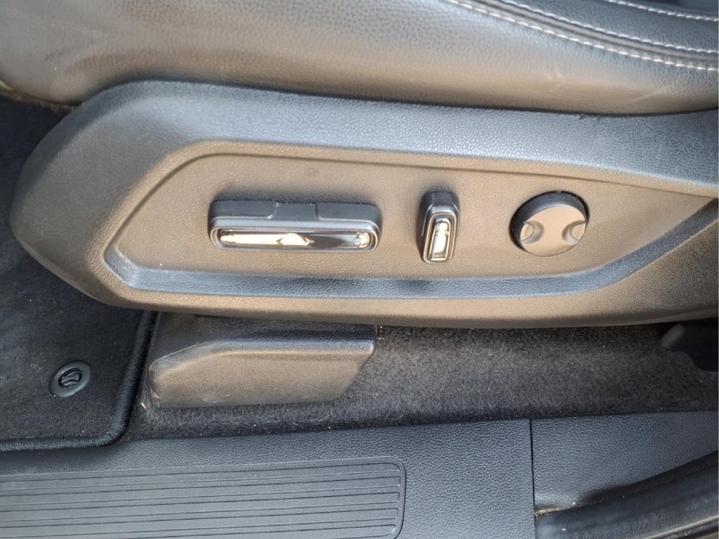 Used 2025 Honda Pilot EX-L image 13