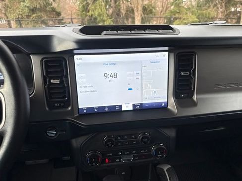 Certified 2022 Ford Bronco Outer Banks w/ Sasquatch Package image 23