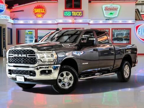 Used 2024 RAM 2500 Big Horn AWD/4WD image 2