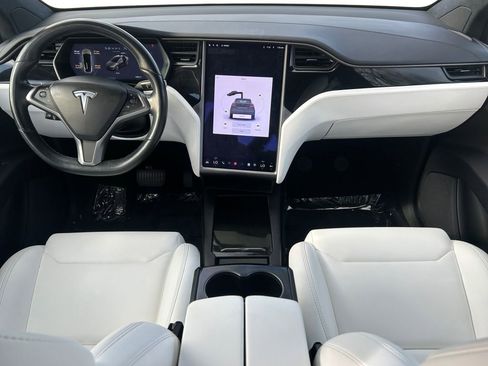 Used 2019 Tesla Model X Long Range image 11