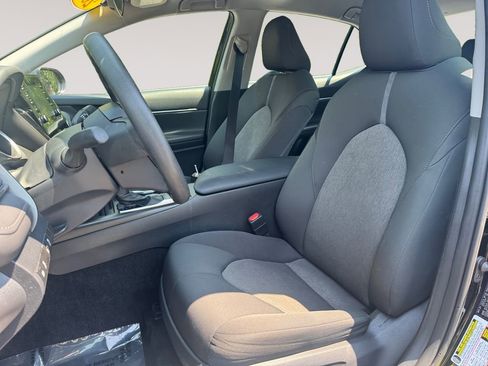 Used 2024 Toyota Camry LE FWD image 9