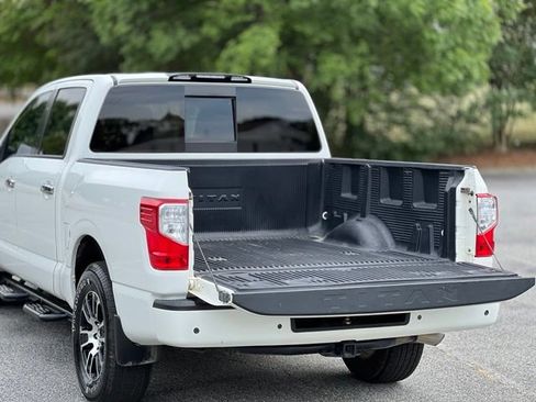 Used 2021 Nissan Titan SV w/ SV Convenience Package AWD/4WD image 39