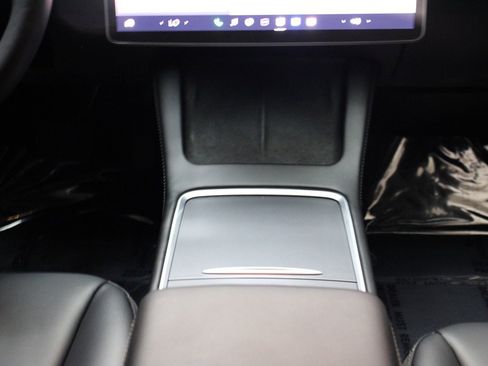 Used 2023 Tesla Model 3 Standard Range image 34