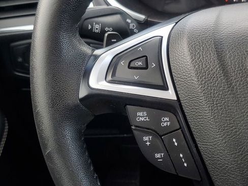 Used 2018 Ford Edge Titanium w/ Equipment Group 302A AWD/4WD image 14