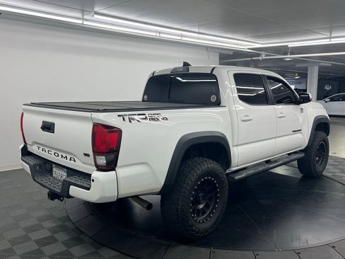 Used 2019 Toyota Tacoma TRD Off-Road w/ Technology Package RWD image 5
