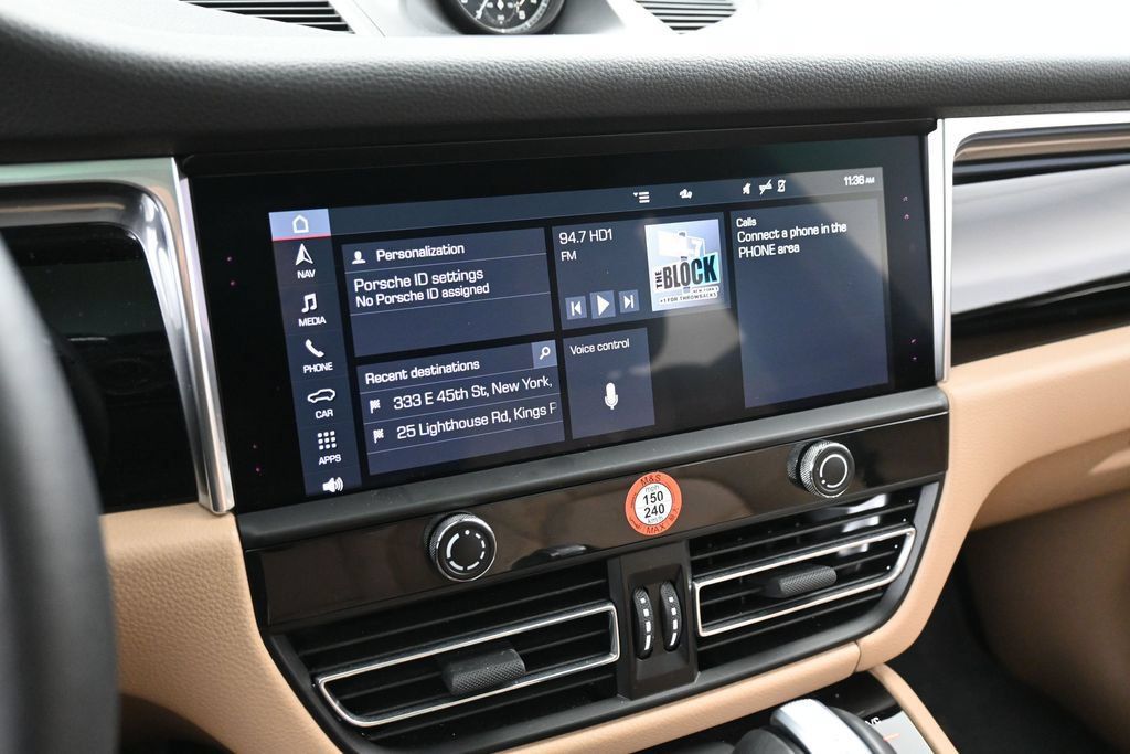 Certified 2026 Porsche Macan AWD/4WD image 21