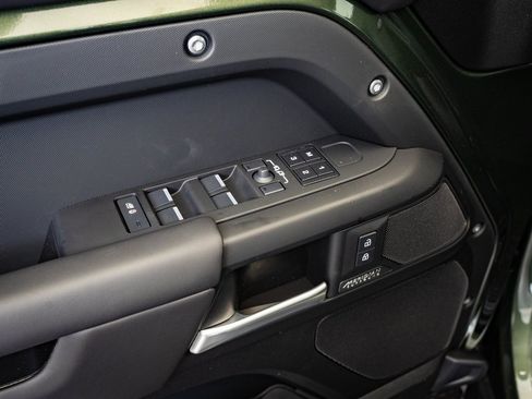 New 2026 Land Rover Defender 110 X-Dynamic SE image 22