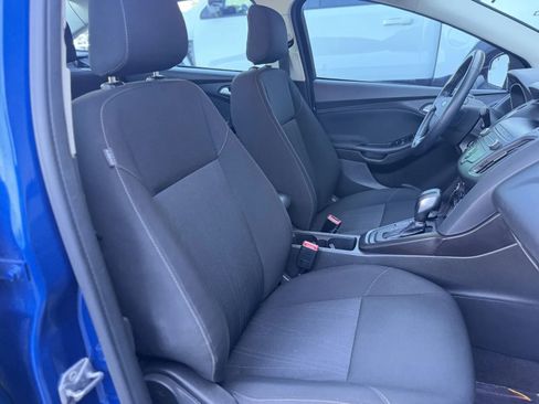 Used 2018 Ford Focus SE w/ Cold Weather Package image 19