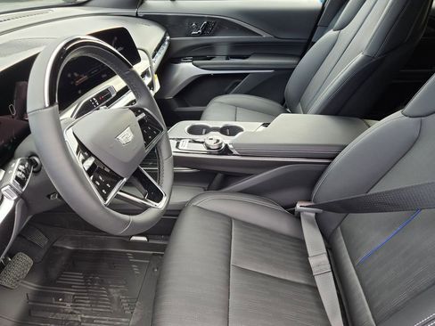 New 2026 Cadillac Lyriq Premium Luxury w/ LPO, Floor Liner Package AWD/4WD image 7