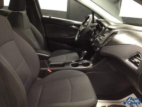 Used 2019 Chevrolet Cruze LS w/ LS Fleet Convenience Package image 35