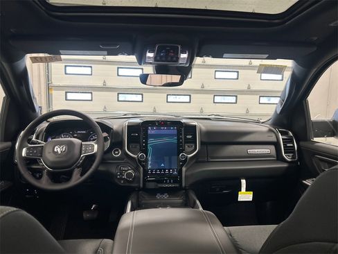 New 2026 RAM 1500 4x4 Crew Cab image 31